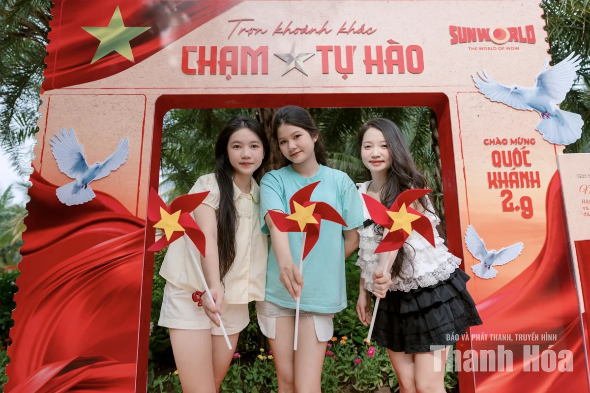 Công viên nước Sun World Sầm Sơn rộn ràng đón khách dịp Tết Độc lập