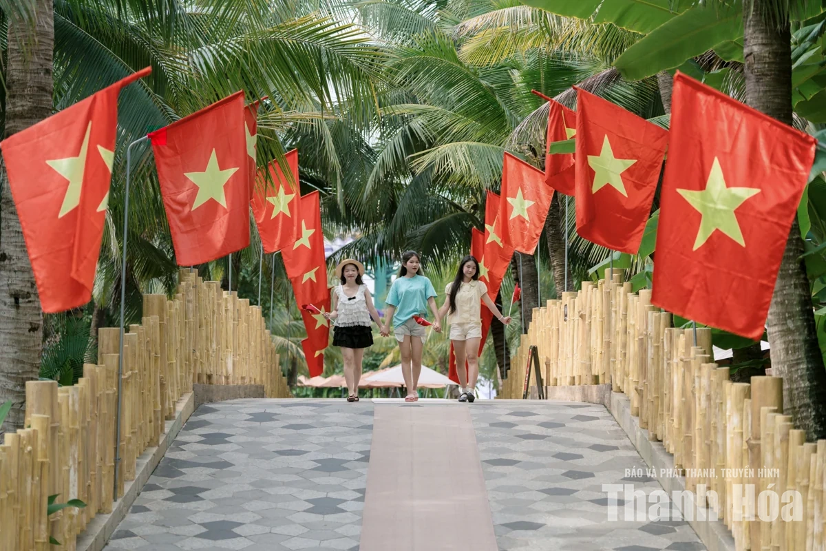Công viên nước Sun World Sầm Sơn rộn ràng đón khách dịp Tết Độc lập