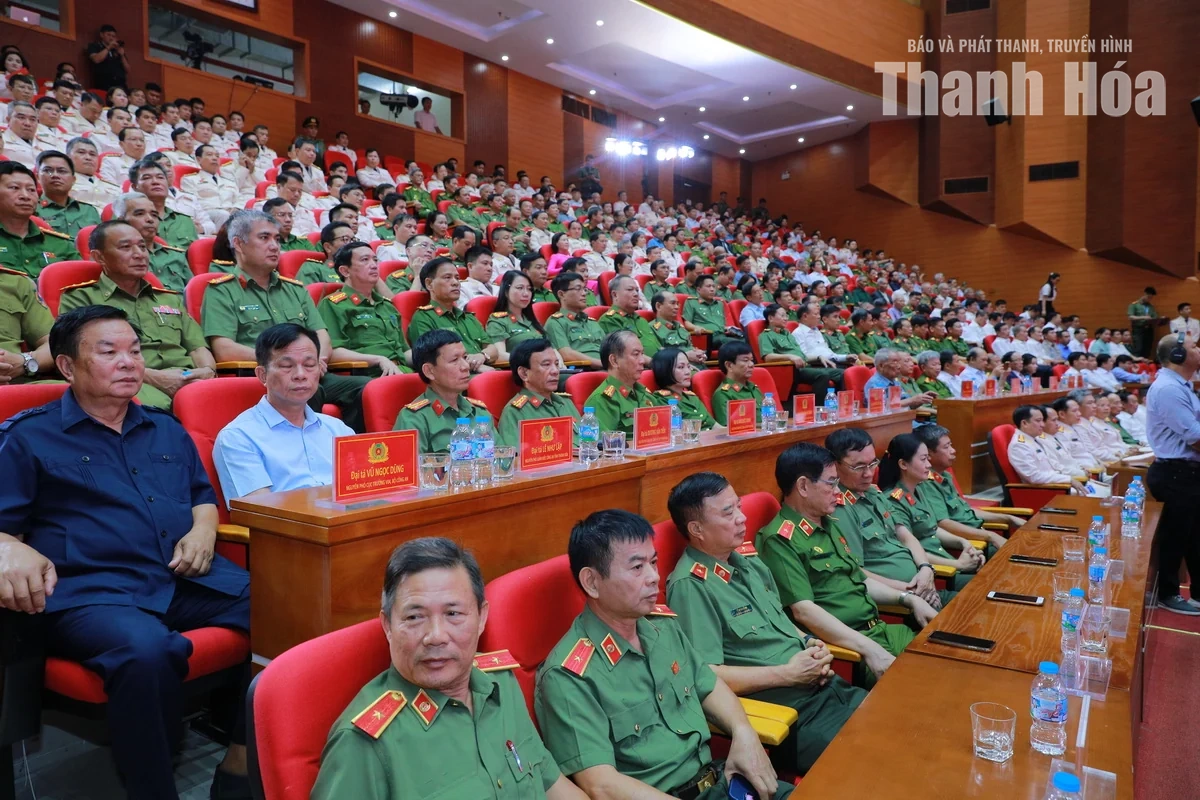 Công an tỉnh Thanh Hóa đón nhận Danh hiệu Anh hùng Lực lượng vũ trang nhân dân trong cuộc kháng chiến chống Mỹ, cứu nước