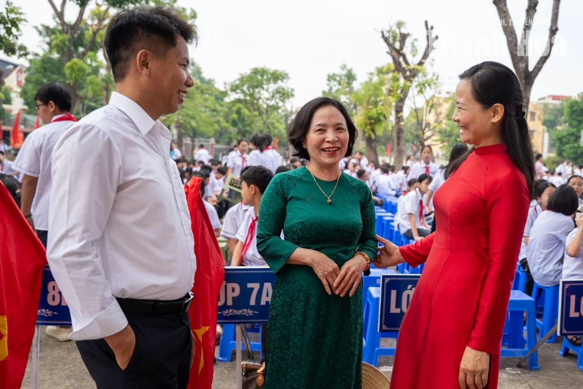 Học sinh Thanh Hóa hân hoan chào đón năm học mới