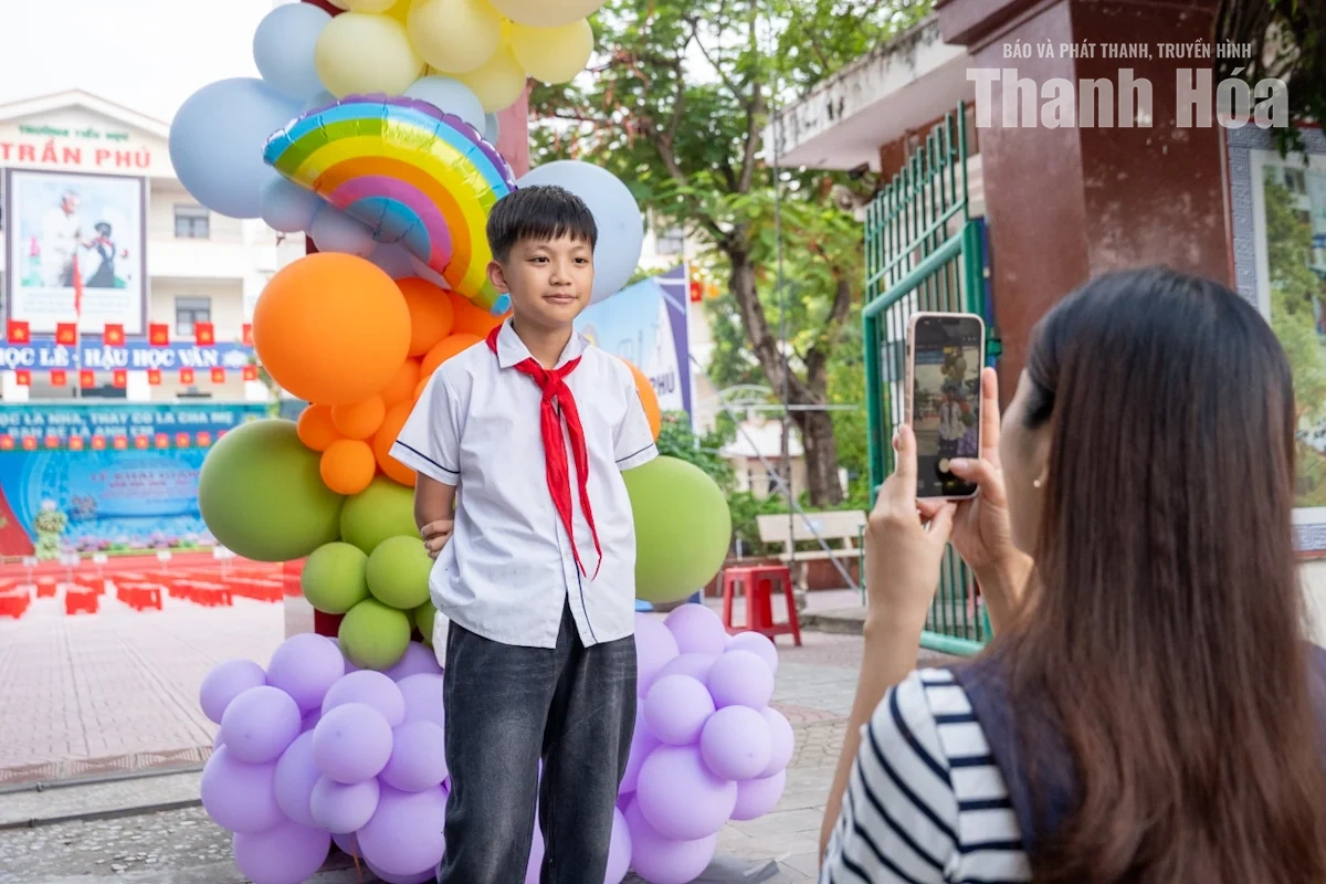 Học sinh Thanh Hóa hân hoan chào đón năm học mới
