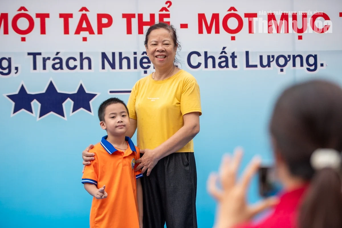 Học sinh Thanh Hóa hân hoan chào đón năm học mới