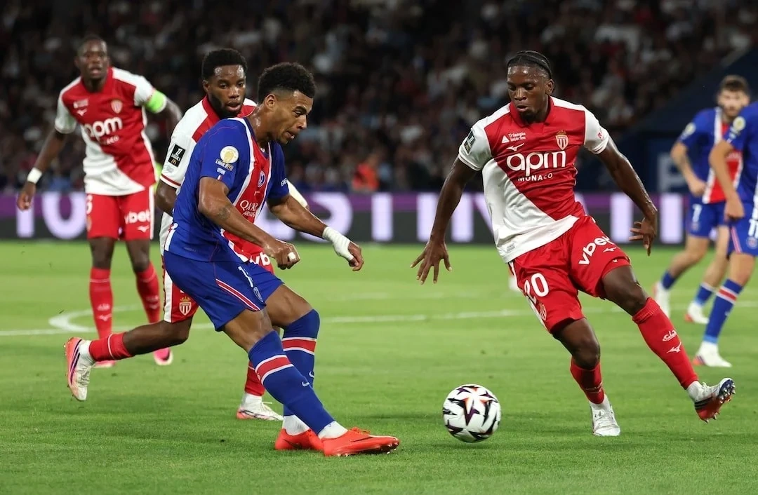 Thể Công Viettel thắng CLB Đồng Nai trong ngày khai màn V.League; PSG thua ngược Monaco
