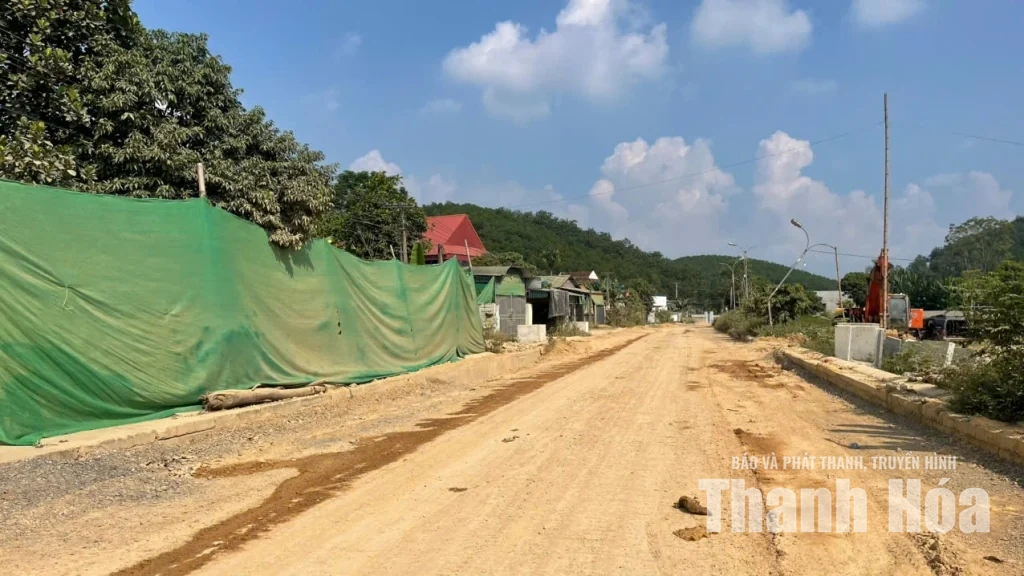 Người dân khổ sở vì con đường đang thi công