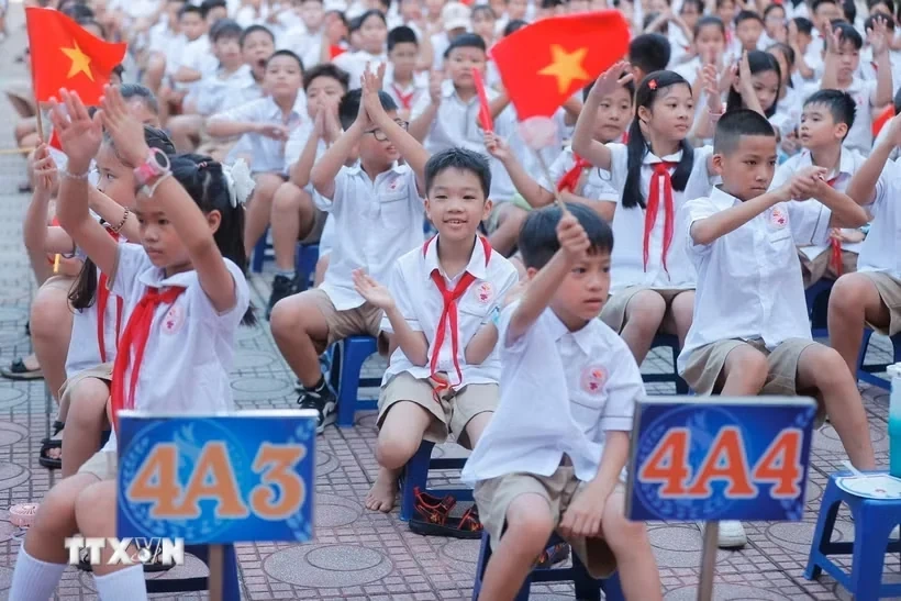 Bộ Nội vụ hướng dẫn tinh giản hiệu trưởng, hiệu phó sau sắp xếp trường học