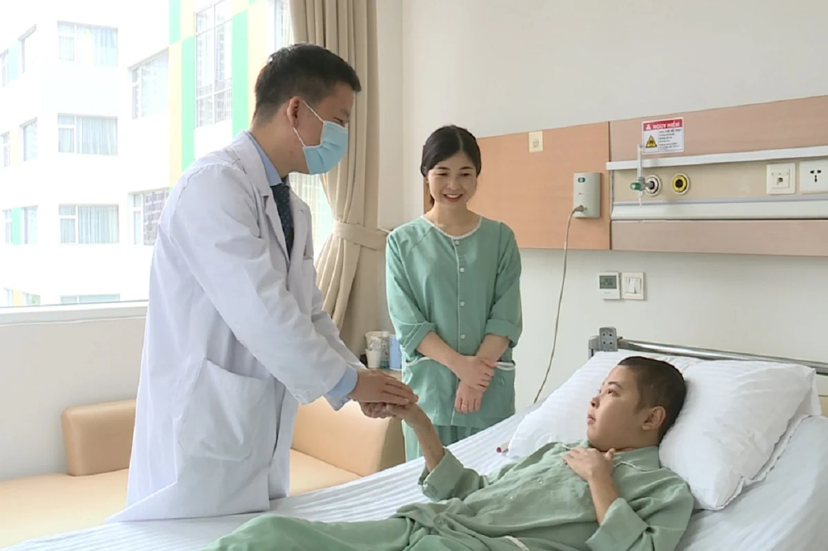 Ba ngày, hai cuộc ghép gan đặc biệt tại Vinmec: Cha cứu con, con lại cứu cha