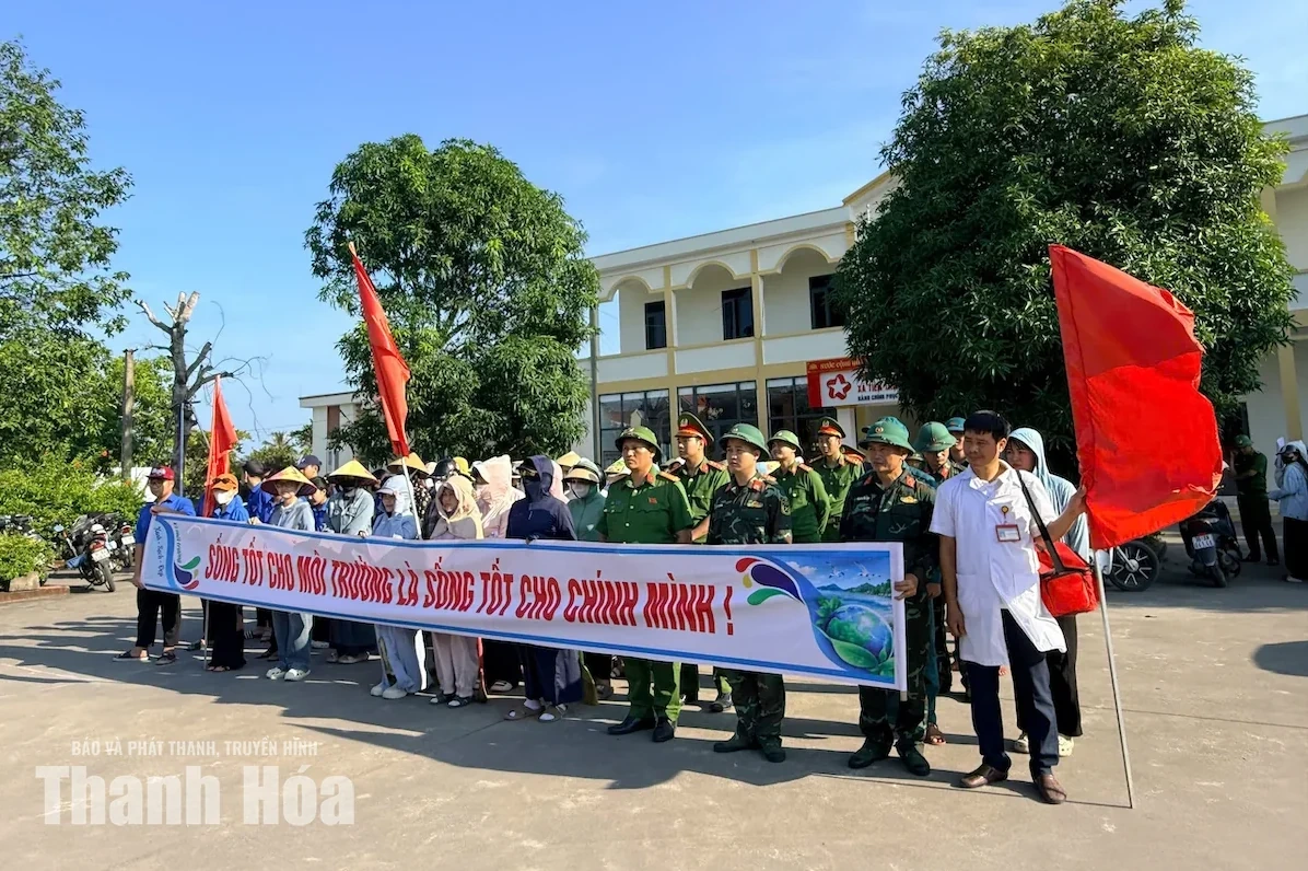 Xã Tiên Trang ra quân tổng vệ sinh môi trường