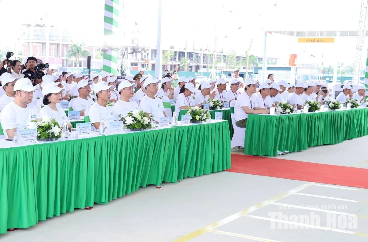 Trồng gần 5.000 cây xanh tại Trung tâm thương mại AEON MALL Thanh Hóa