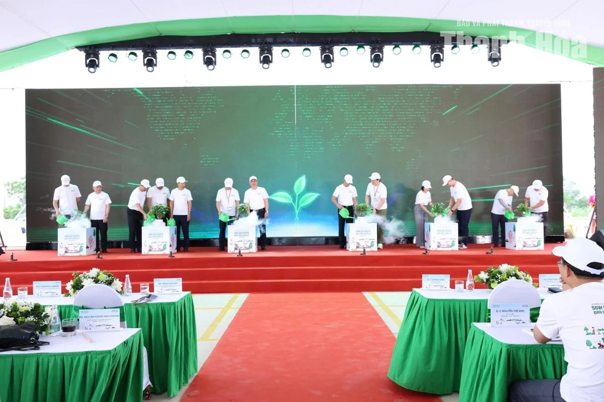 Trồng gần 5.000 cây xanh tại Trung tâm thương mại AEON MALL Thanh Hóa