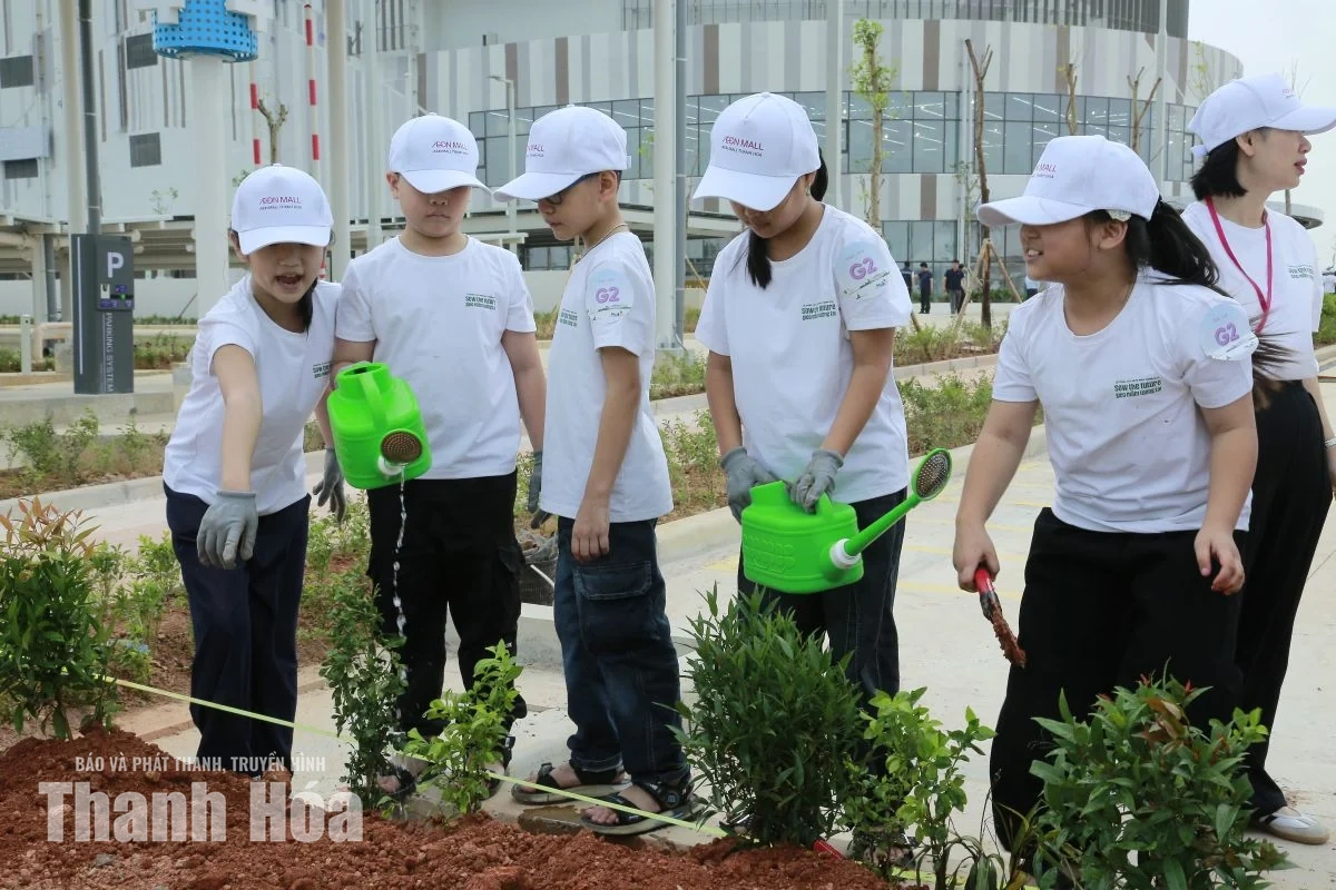 Trồng gần 5.000 cây xanh tại Trung tâm thương mại AEON MALL Thanh Hóa