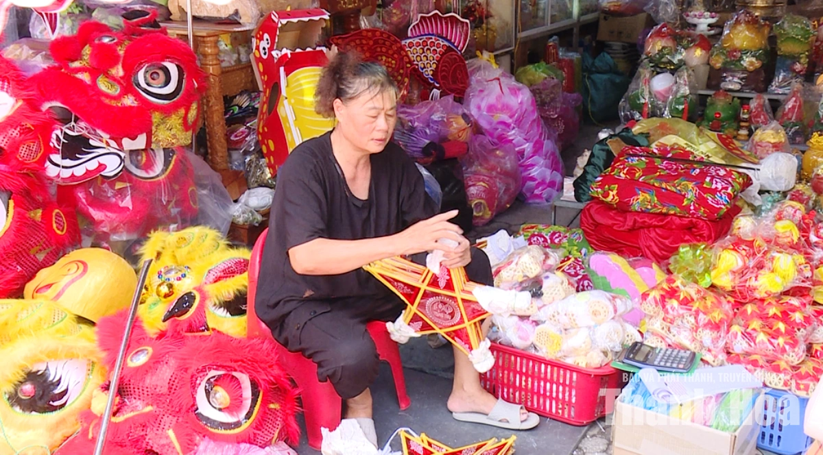 Thị trường hàng hóa Tết Trung thu: Nguồn cung dồi dào, giá cả ổn định