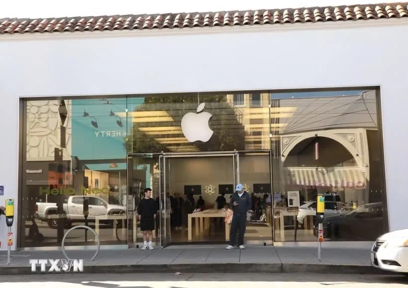 Apple ra mắt iPhone gập đầu tiên, mở bán từ ngày 23/10