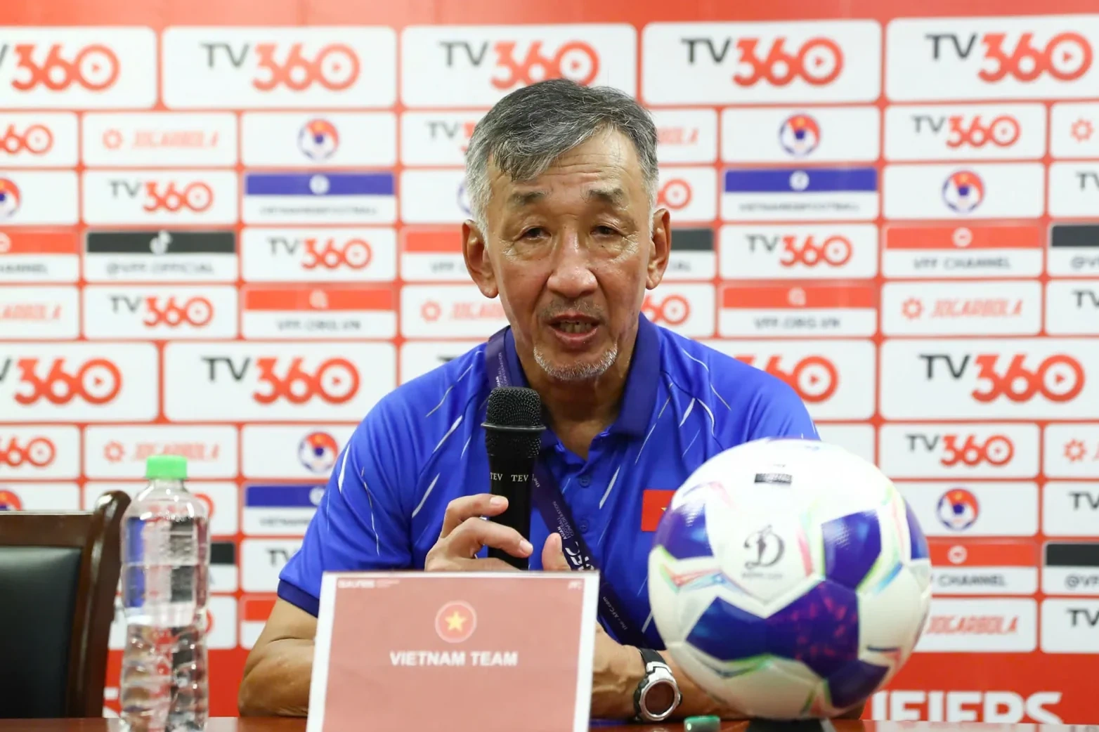 HLV U20 Việt Nam nguy cơ mất việc; Ronaldo vắng bóng trong danh sách đề cử Quả bóng Vàng 2026