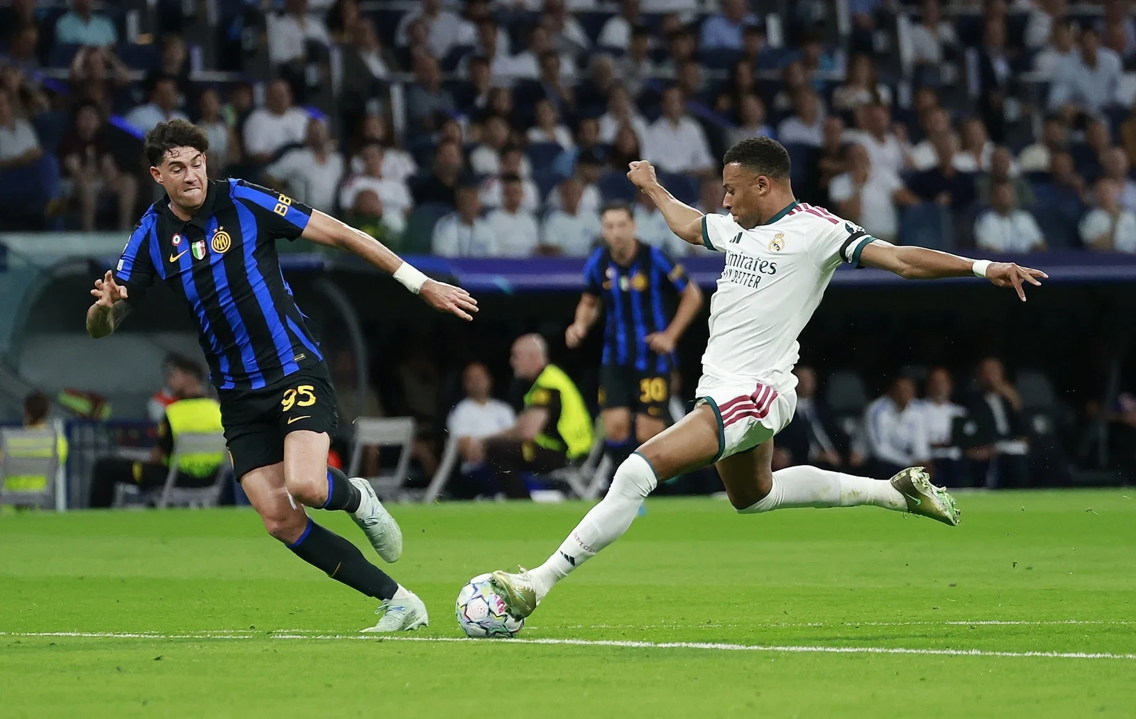 HLV U20 Việt Nam nguy cơ mất việc; Ronaldo vắng bóng trong danh sách đề cử Quả bóng Vàng 2026