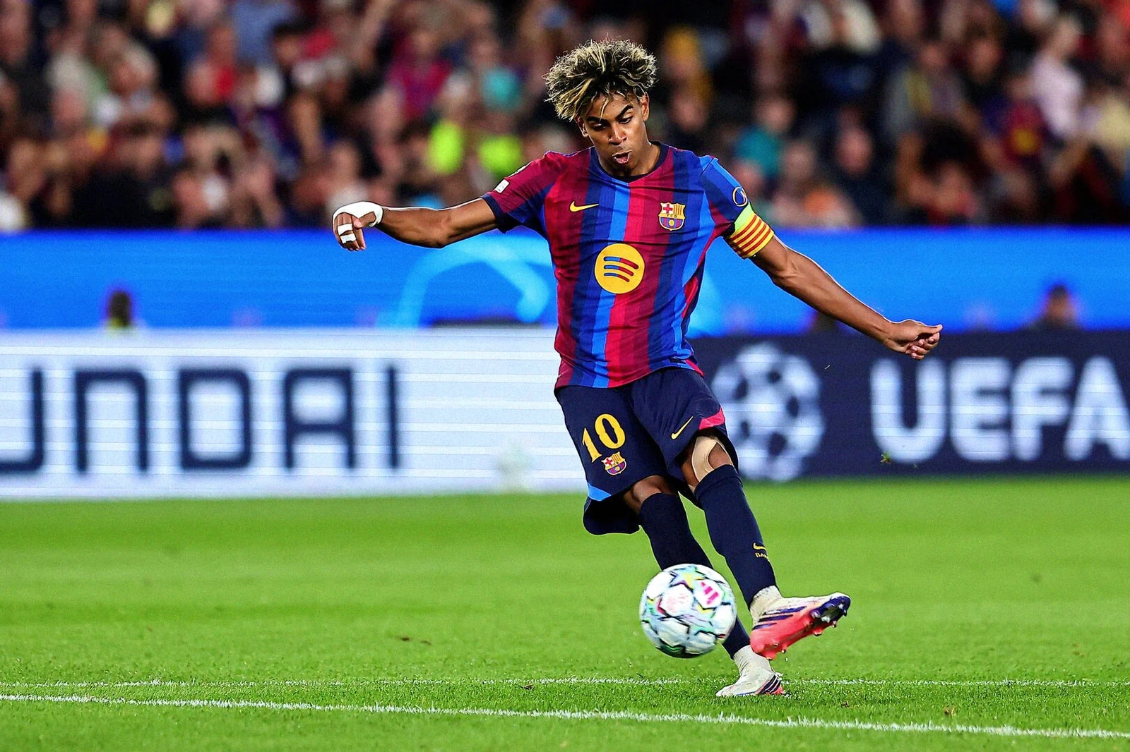 U23 Việt Nam quyết tâm vượt vòng bảng ASIAD 2026; Kịch tính vòng mở màn Champions League 2026/27