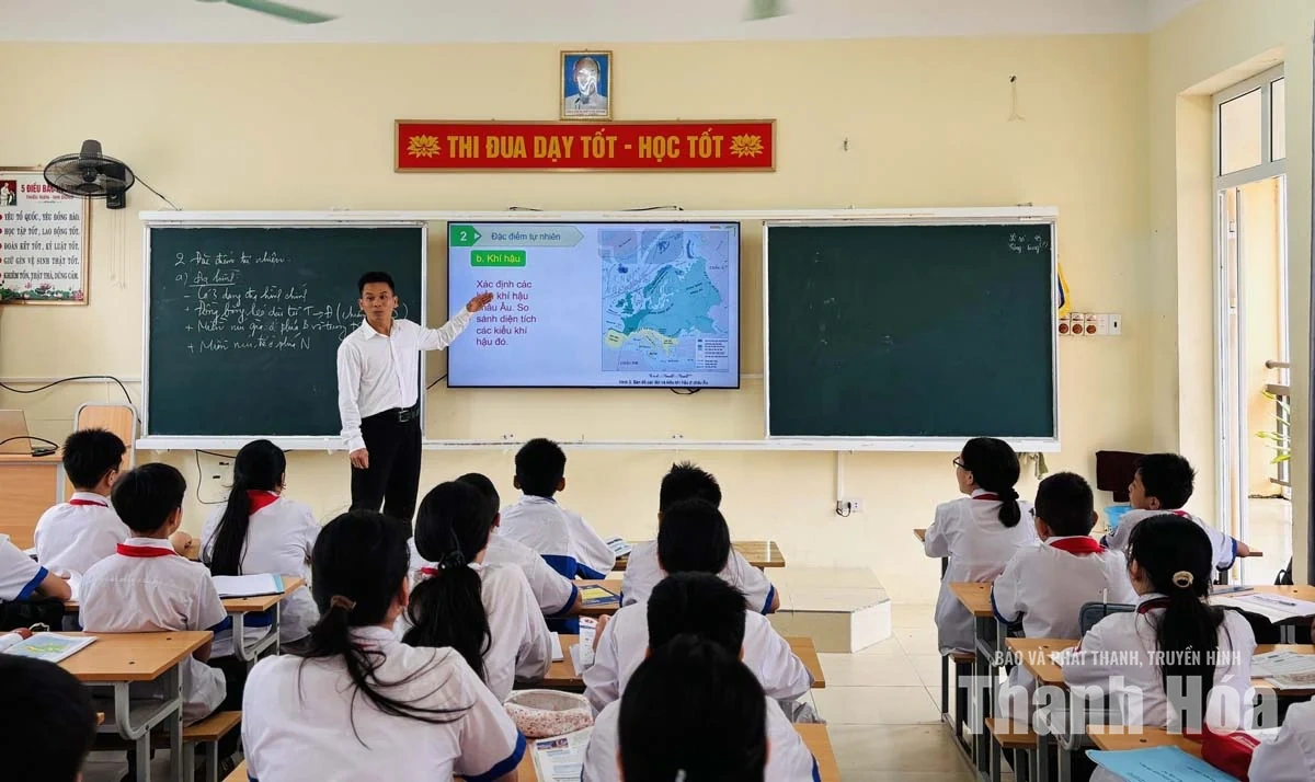 Nhìn về phía trước