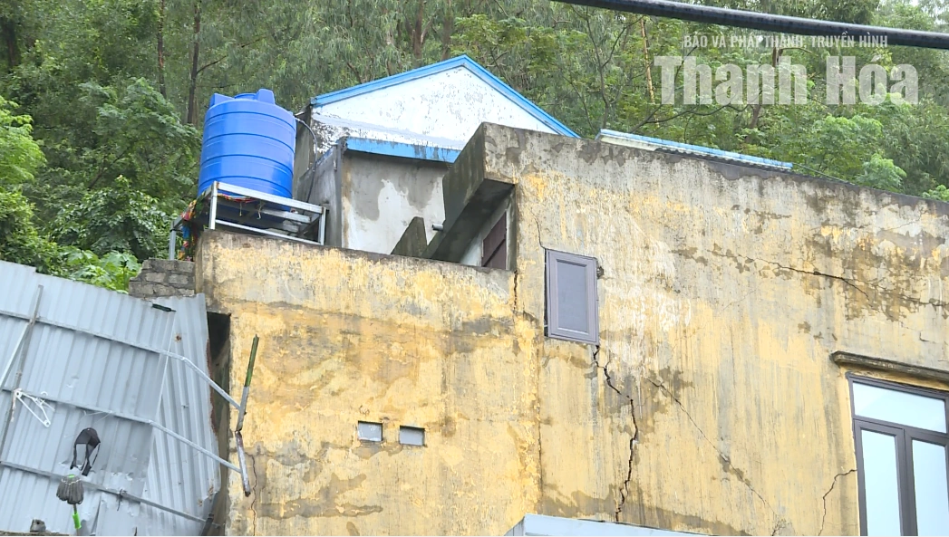 Phường Nghi Sơn: 1 nhà dân và một công trình phụ bị sập, 13 nhà đứng trước nguy cơ sập
