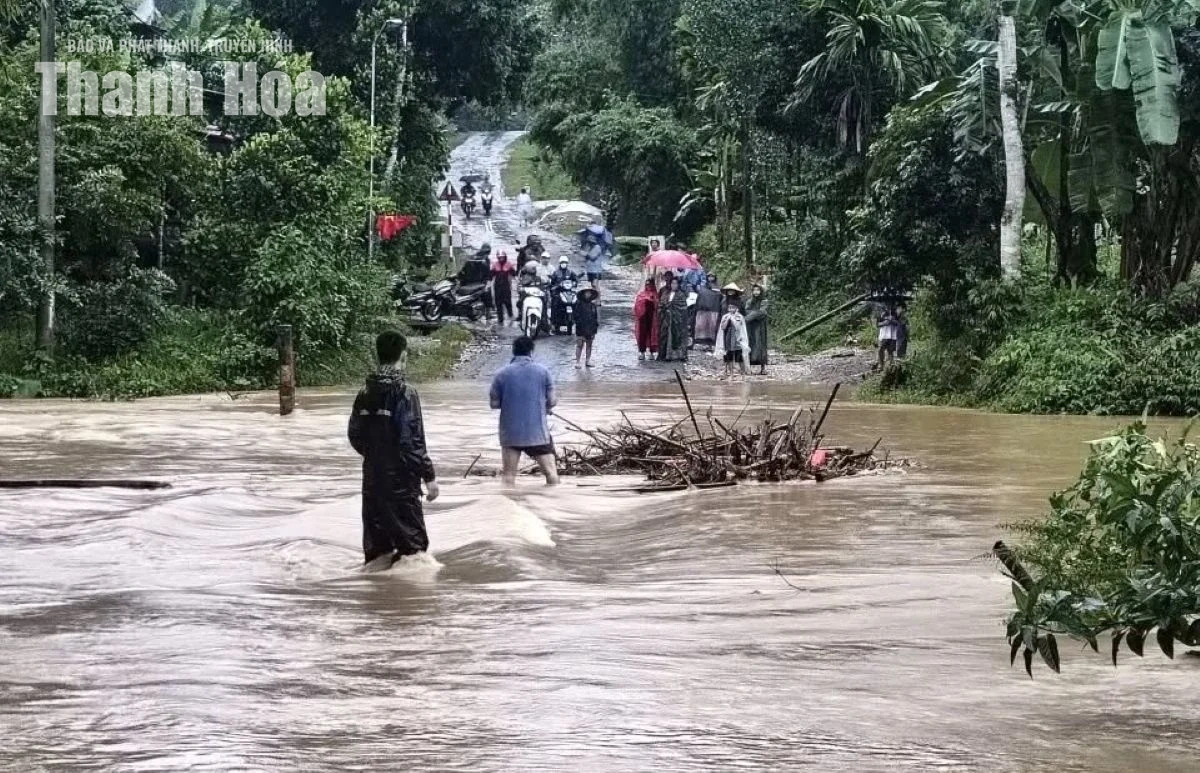 Nhiều địa phương miền núi sạt lở, chia cắt