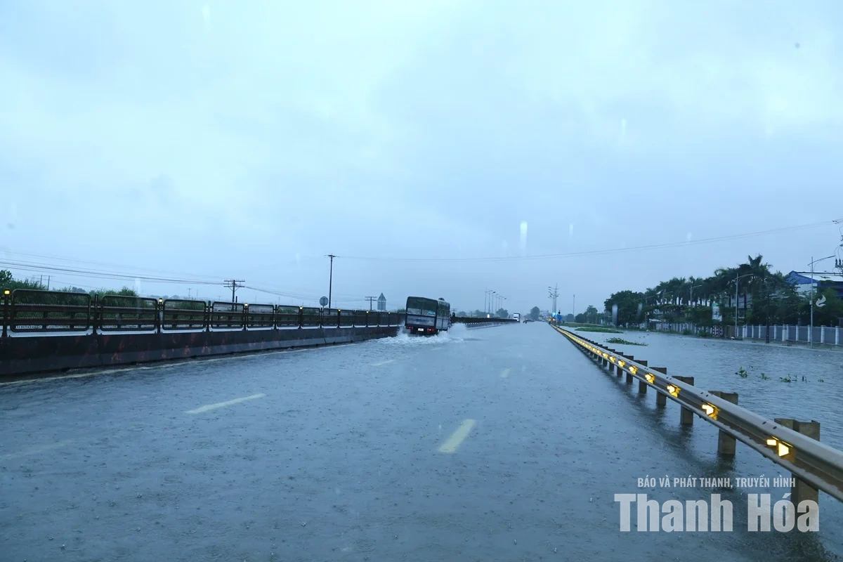 Chủ động kiểm tra từ sớm, từ xa, không chờ đến khi mưa lũ xảy ra mới bắt đầu rà soát, chuẩn bị