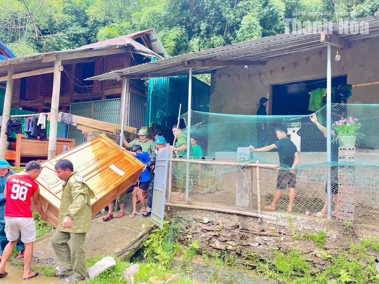 Những lối đi bị chia cắt được nối lại bằng trách nhiệm và sự sẻ chia