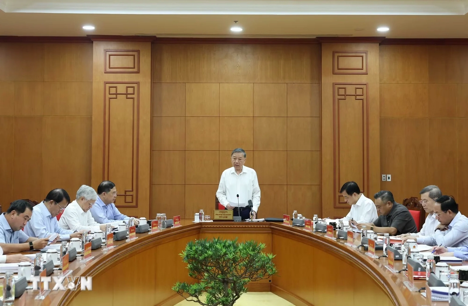 Tổng Bí thư, Chủ tịch nước Tô Lâm: Hoàn thiện quy định về đảng viên làm kinh tế tư nhân, phát huy nguồn lực cho phát triển