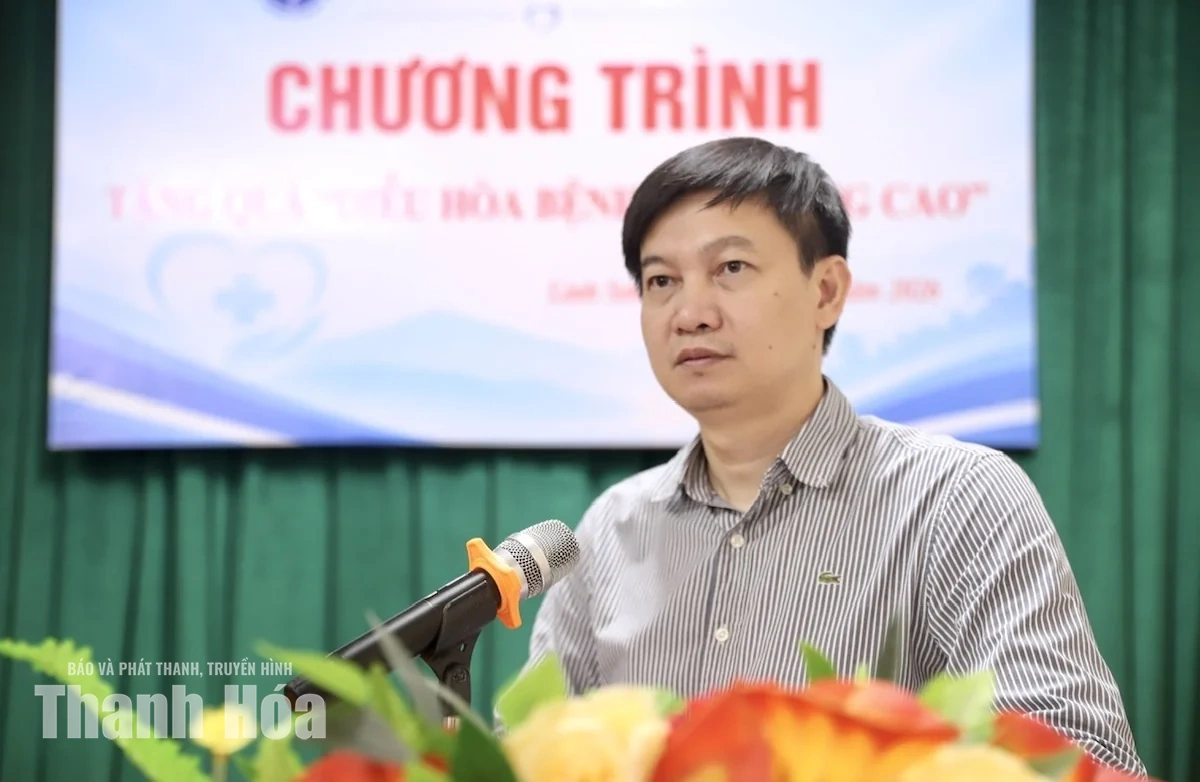 Trao tặng 10 bộ điều hòa cho Bệnh viện Đa khoa Lang Chánh