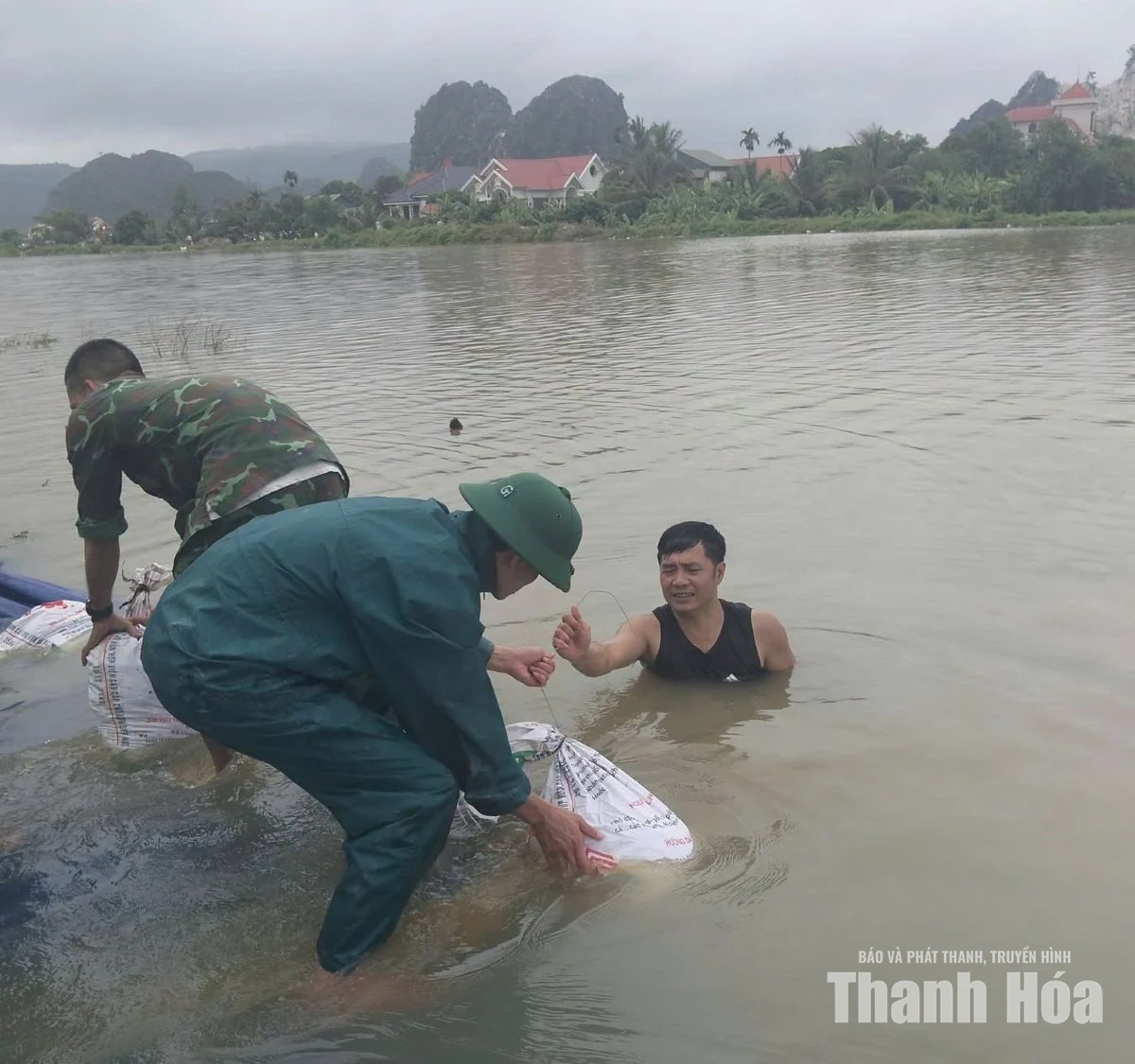 Xã Tống Sơn khẩn trương ứng phó mưa lũ, bảo đảm an toàn cho người dân