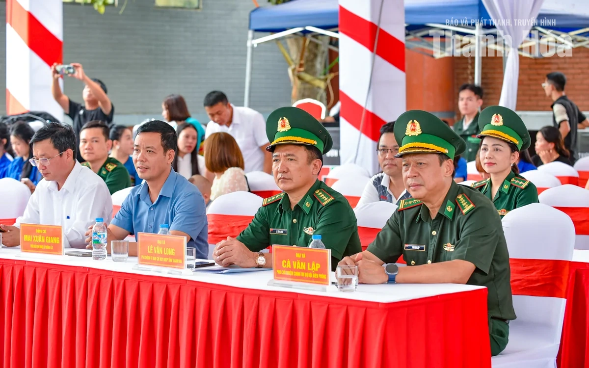 Mâm cỗ Trung thu thắp sáng ước mơ trẻ em vùng biên