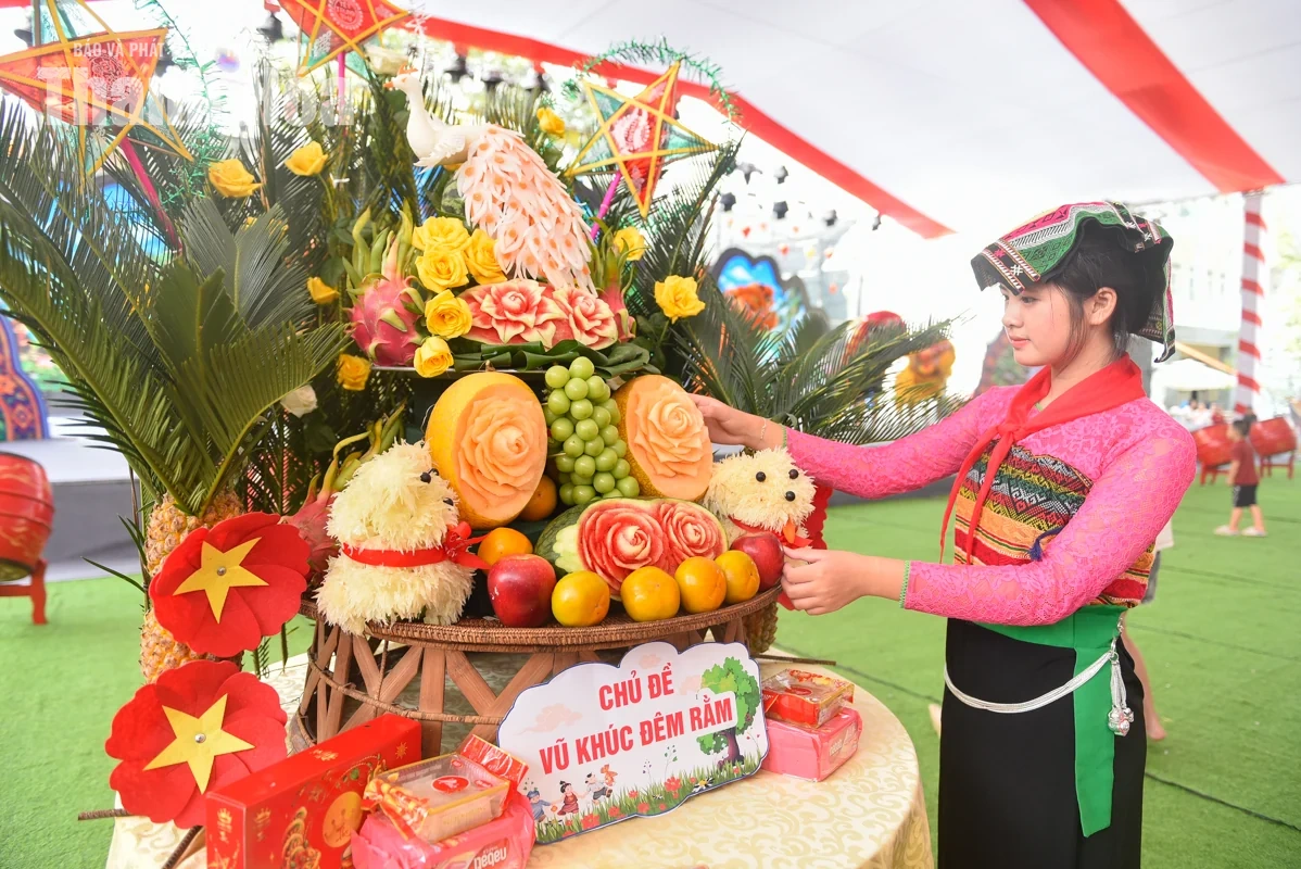 Mâm cỗ Trung thu thắp sáng ước mơ trẻ em vùng biên