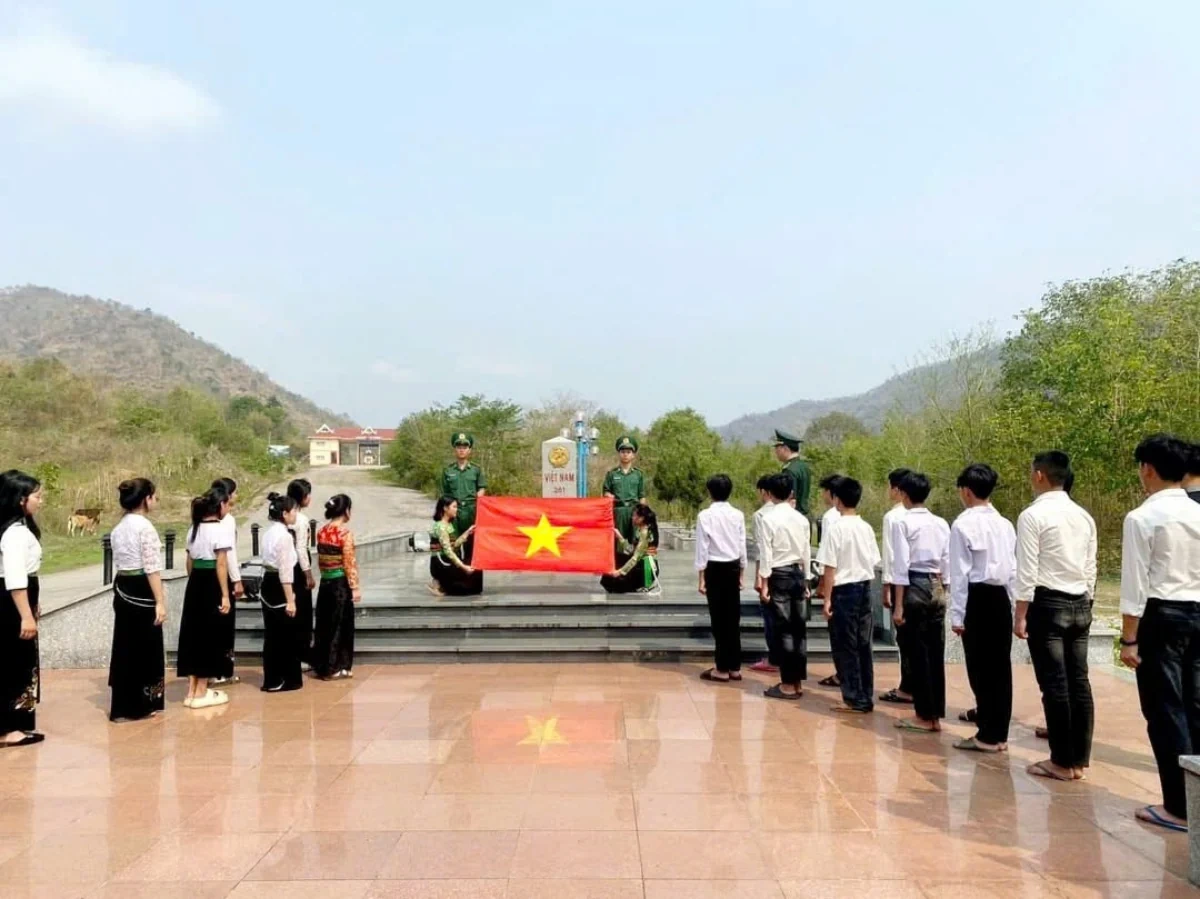Thắp sáng mùa trăng nơi biên cương Mường Lát