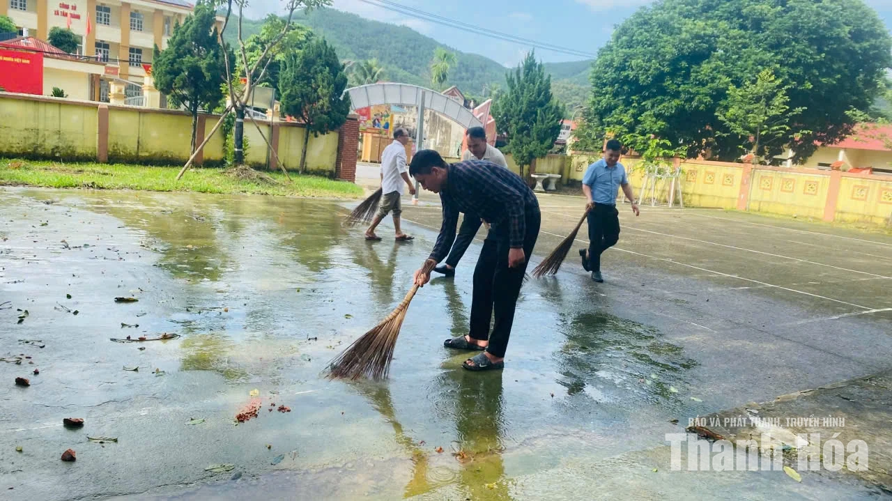 Khẩn trương tổng dọn vệ sinh sau mưa lũ