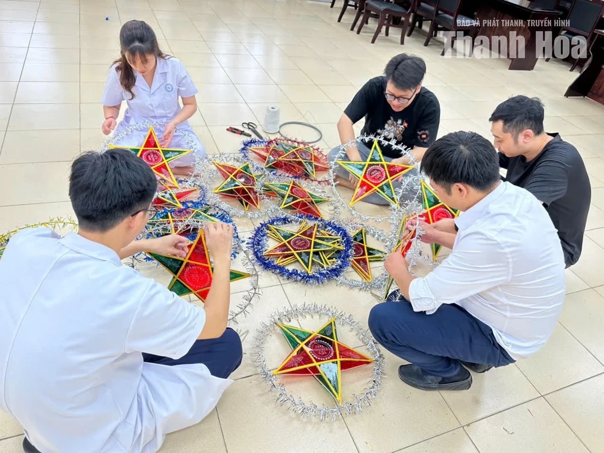 “Lồng đèn thắp sáng ước mơ” tại Bệnh viện Nhi Thanh Hóa