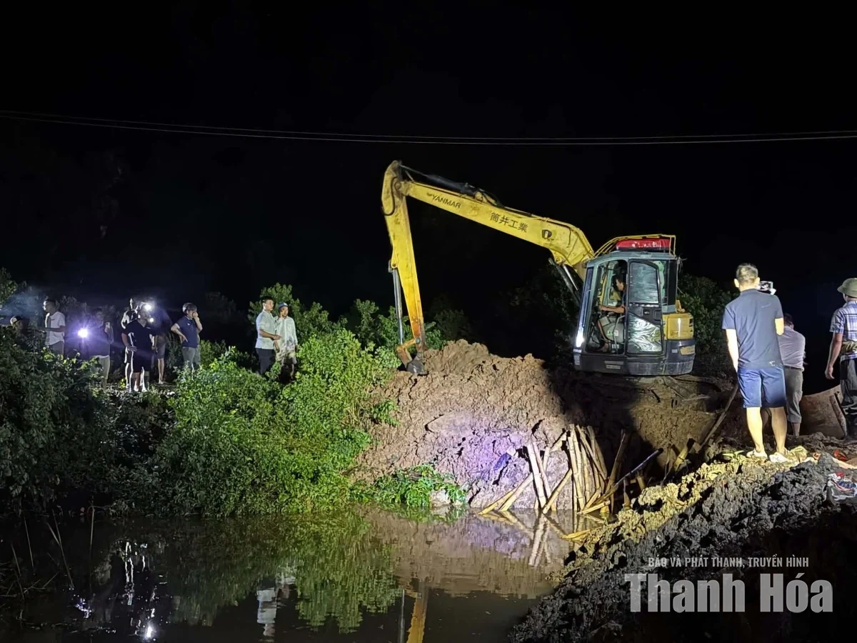 “Trắng đêm” xử lý sự cố vỡ đập tràn tại Trạm bơm Nga Thiện