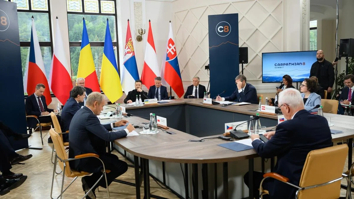 Tổng thống Ukraine chủ trì hội nghị thượng đỉnh “Carpathian Eight”