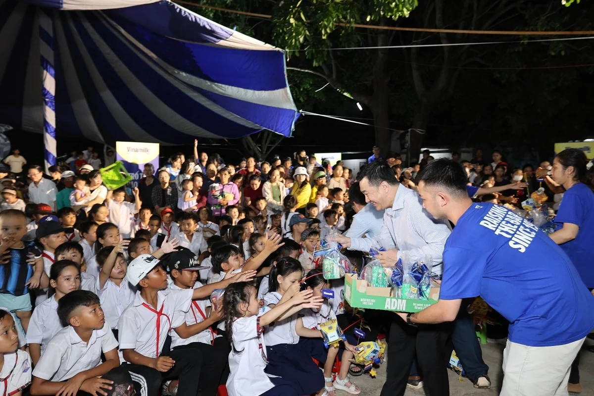 Gần 300.000 sản phẩm dinh dưỡng Vinamilk cùng trẻ em cả nước đón Trung thu