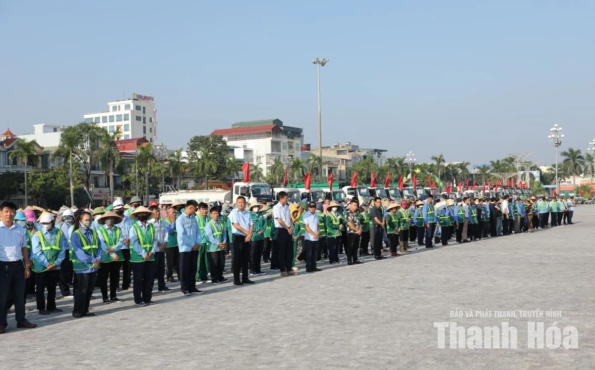 Toàn tỉnh ra quân vệ sinh môi trường khắc phục hậu quả sau mưa lũ