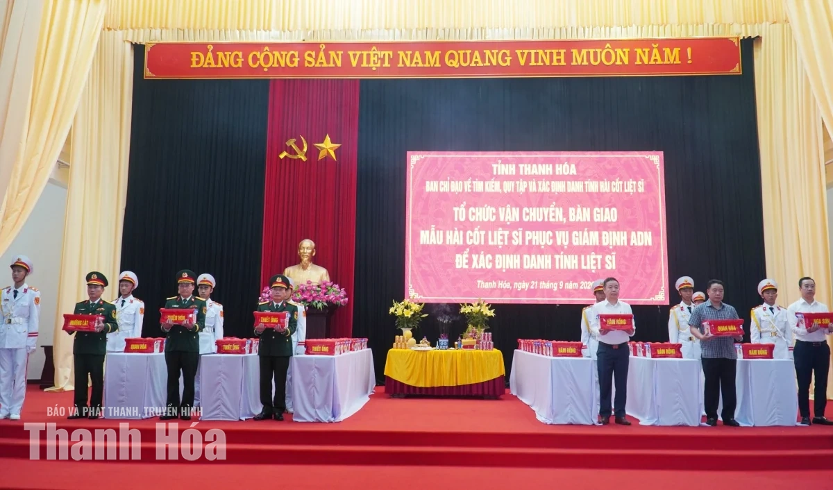 Bàn giao 2.150 mẫu hài cốt liệt sĩ phục vụ giám định ADN