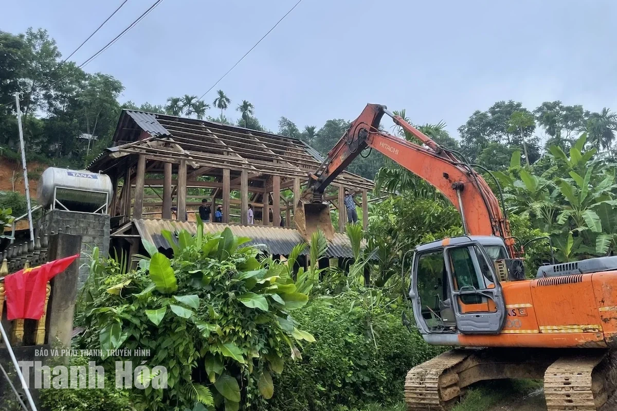 Xã Yên Khương hỗ trợ các hộ bị ảnh hưởng sạt lở đất sớm ổn định cuộc sống