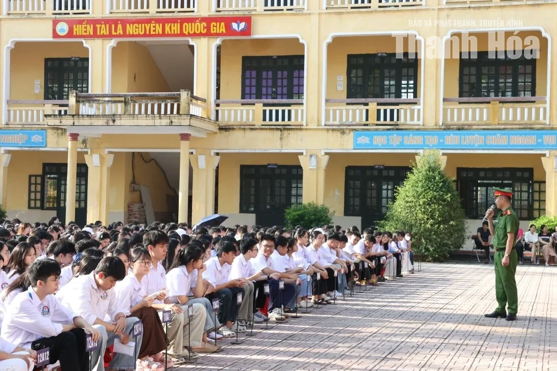 Tuyên truyền pháp luật cho học sinh bằng hình thức gần gũi, sinh động