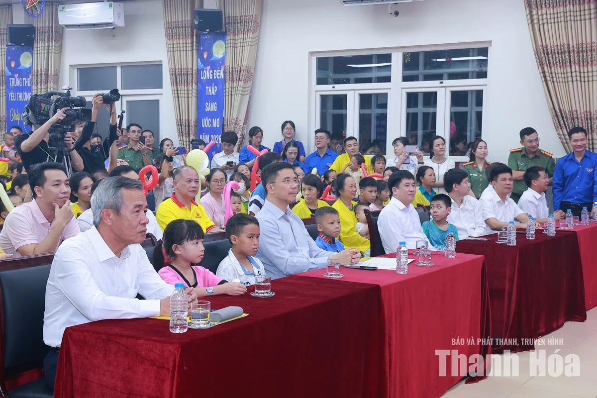 “Lồng đèn thắp sáng ước mơ năm 2026” mang mùa trăng yêu thương đến với bệnh nhi