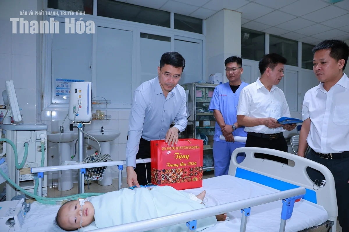 “Lồng đèn thắp sáng ước mơ năm 2026” mang mùa trăng yêu thương đến với bệnh nhi