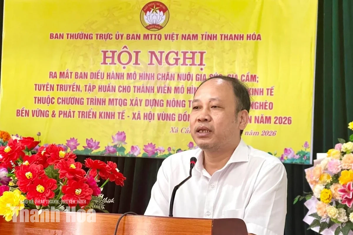 Tập huấn truyền thông XDNTM gắn với phát triển mô hình chăn nuôi