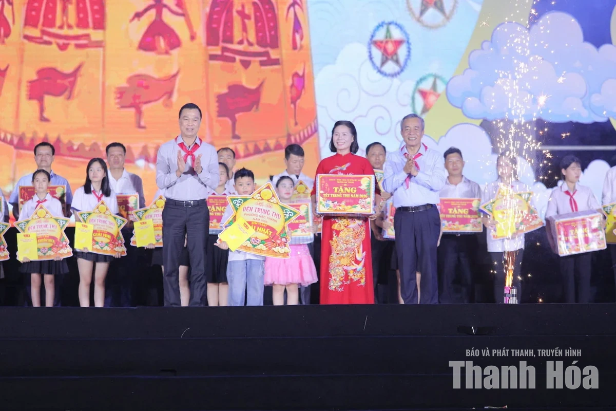 Hạc Thành lung linh đêm hội Trăng rằm