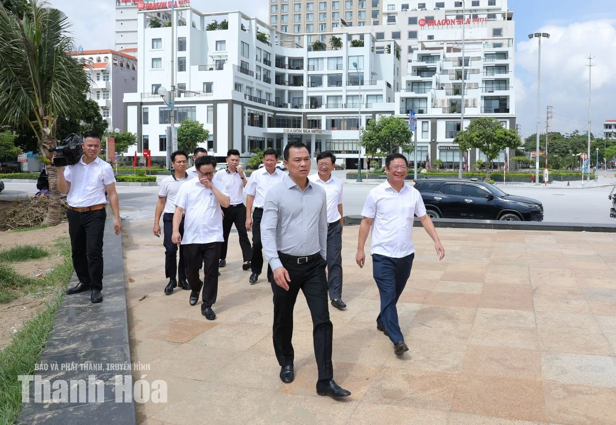 Chủ tịch UBND tỉnh Tô Anh Dũng kiểm tra, chỉ đạo công tác xây dựng cảnh quan, bảo vệ môi trường tại phường Sầm Sơn