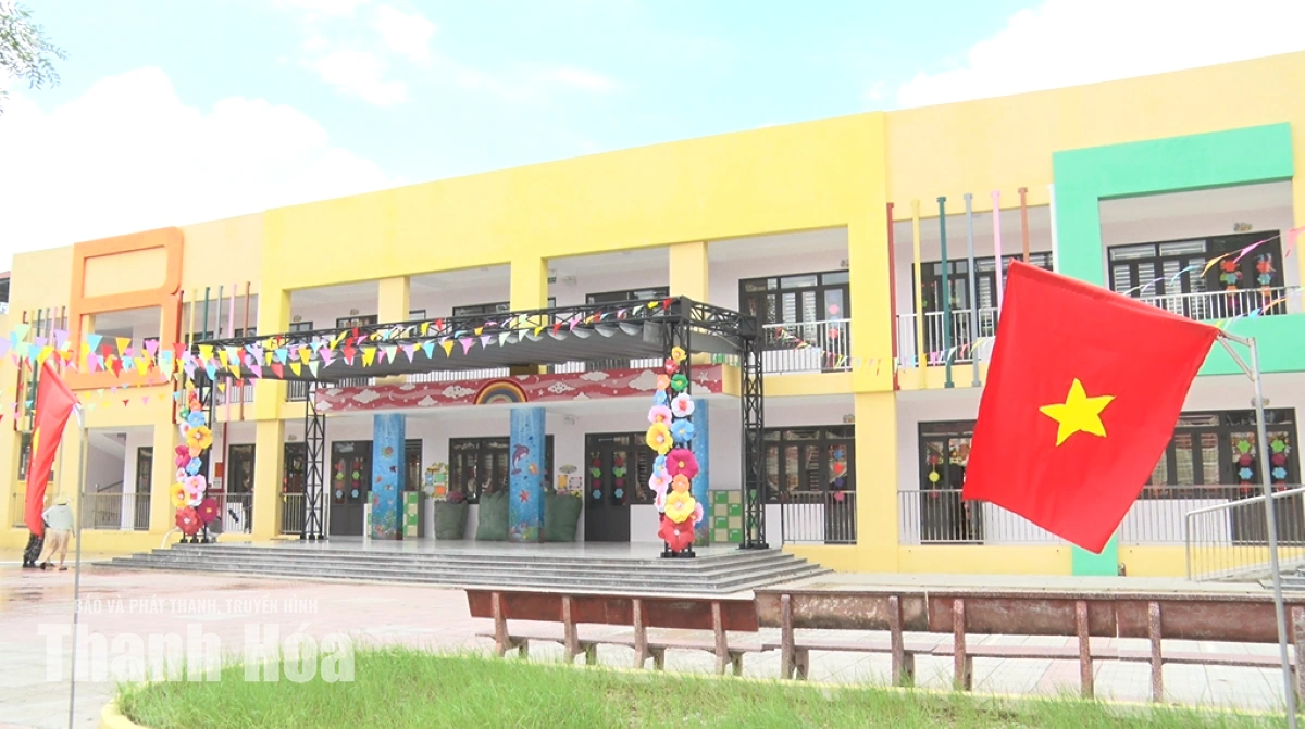 Cơ bản hoàn thành vệ sinh môi trường tại các trường học trên địa bàn xã Đồng Tiến