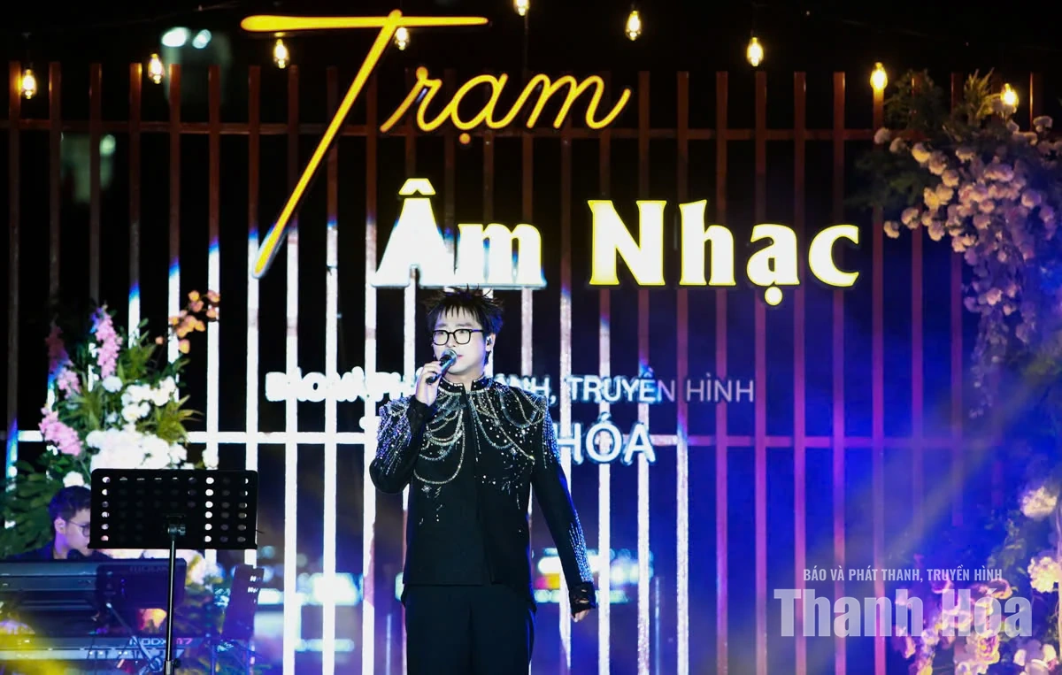 “Cả một trời thương nhớ” - Đêm nhạc đong đầy cảm xúc tại sân khấu bên hồ Báo và Phát thanh, truyền hình Thanh Hóa