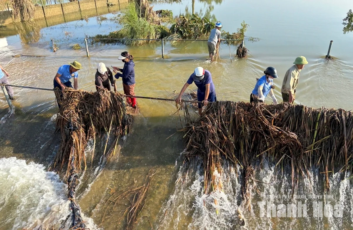 Tích cực hỗ trợ người dân vùng lũ Kim Tân