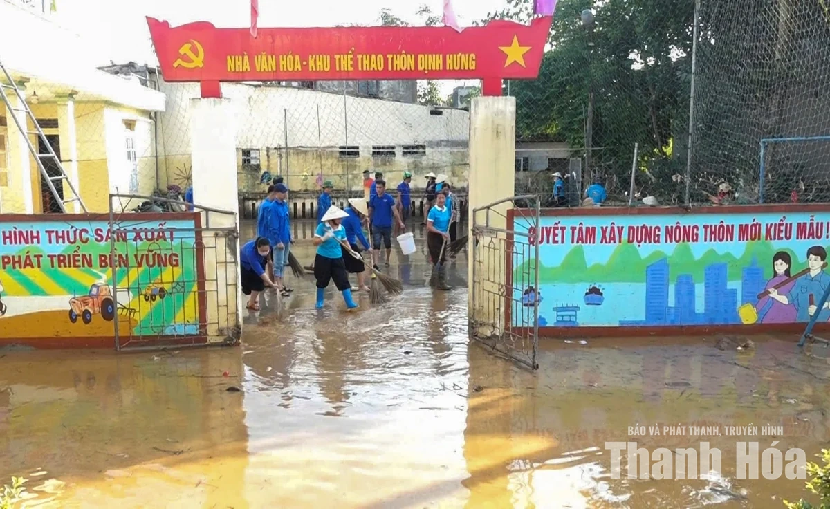 Tích cực hỗ trợ người dân vùng lũ Kim Tân