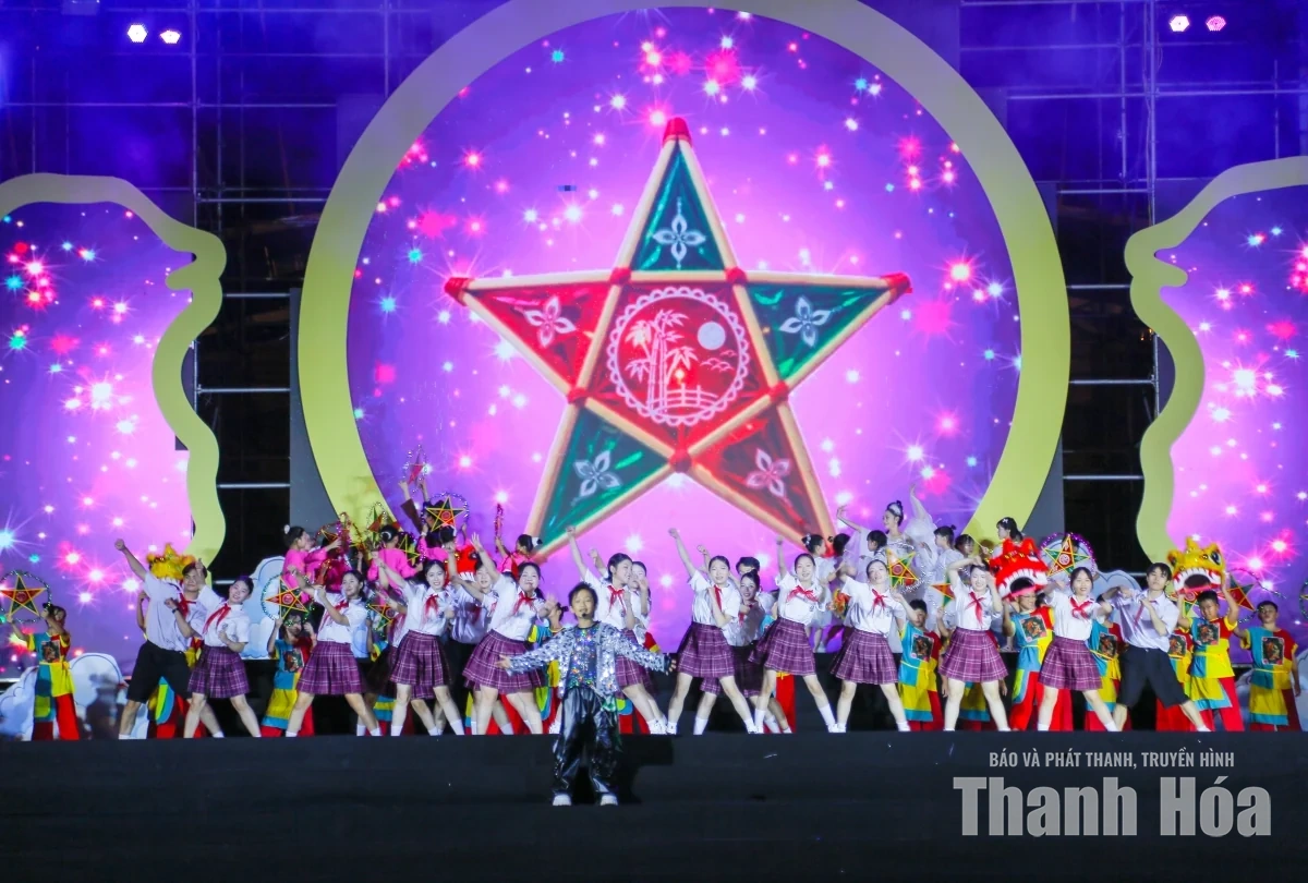 Tổng duyệt chương trình “Hạc Thành - Lung linh đêm hội trăng rằm” năm 2026