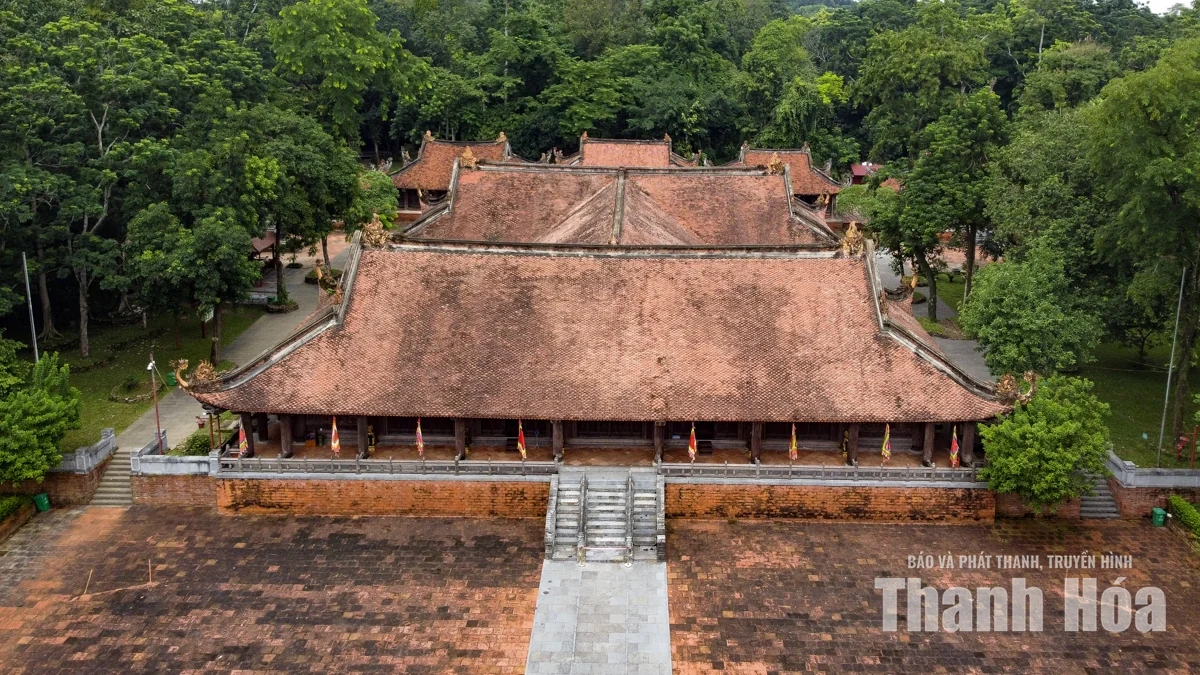 Chiêm ngưỡng vẻ đẹp bên trong Chính điện Lam Kinh